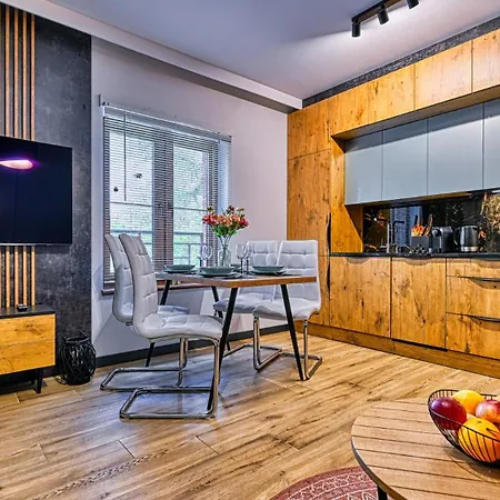 Apartmán Royal Aparts Park Vip Z Basenami, Saunami, Jacuzzi I Silownia *